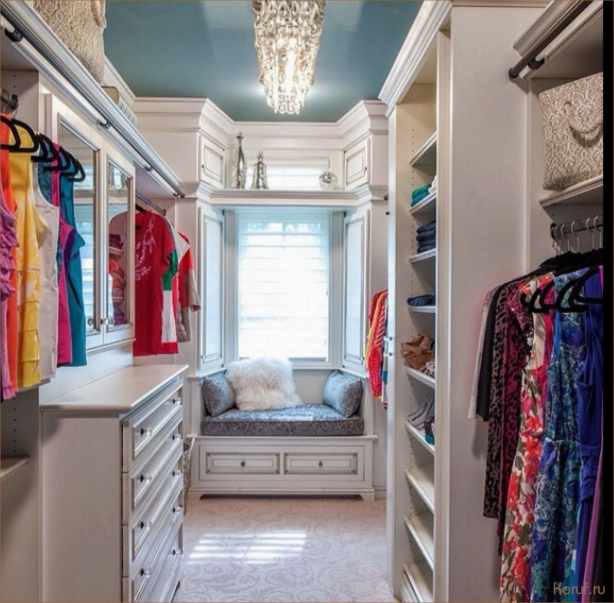 (дизайн гардеробная с окном, дизайн гардеробных с окном, дизайн гардеробной с окном) Как создать стильную гардеробную с окном: идеи и советы дизайнеров