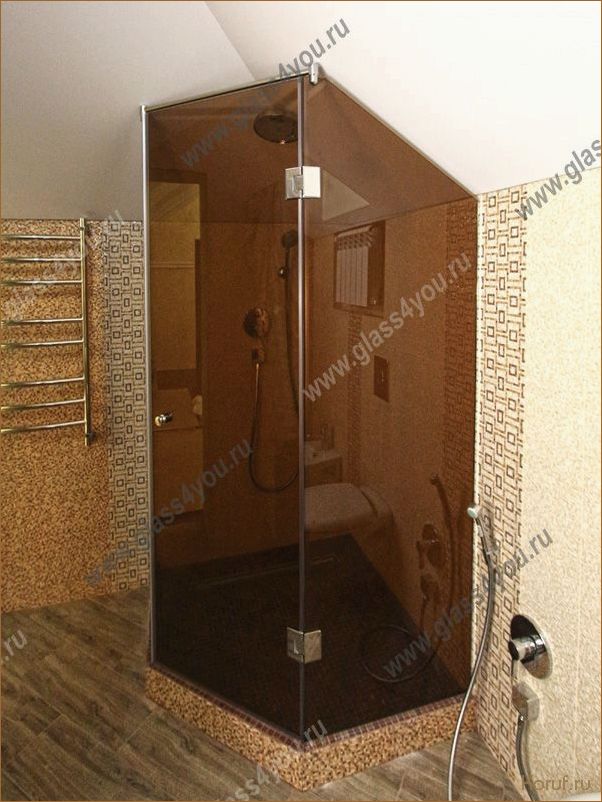 (дизайн душевой перегородки, дизайн душевые перегородки, дизайн душевой) Стильная и функциональная душевая перегородка из плитки: идеальный дизайн для вашей ванной комнаты