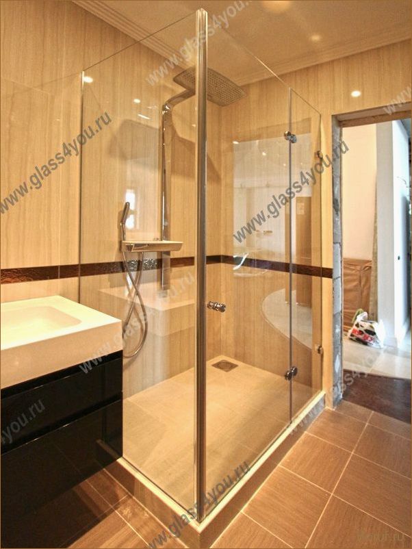 (дизайн душевой перегородки, дизайн душевые перегородки, дизайн душевой) Стильная и функциональная душевая перегородка из плитки: идеальный дизайн для вашей ванной комнаты