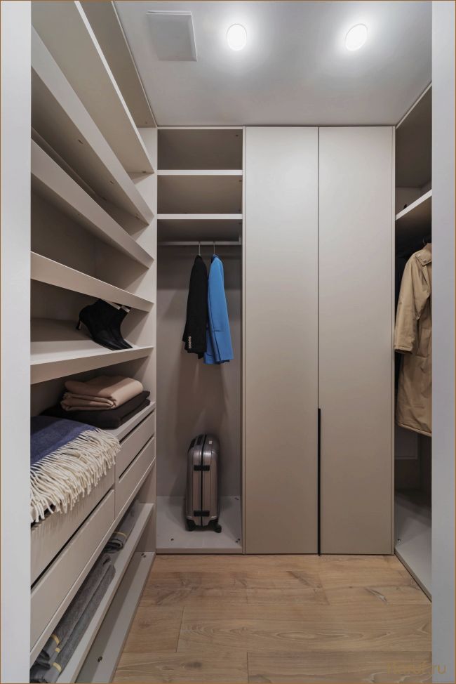 (дизайн гардеробных, дизайн гардеробной с полками, дизайны гардеробной) Эффективный дизайн гардеробной: Как использовать полки для максимальной организации хранения одежды