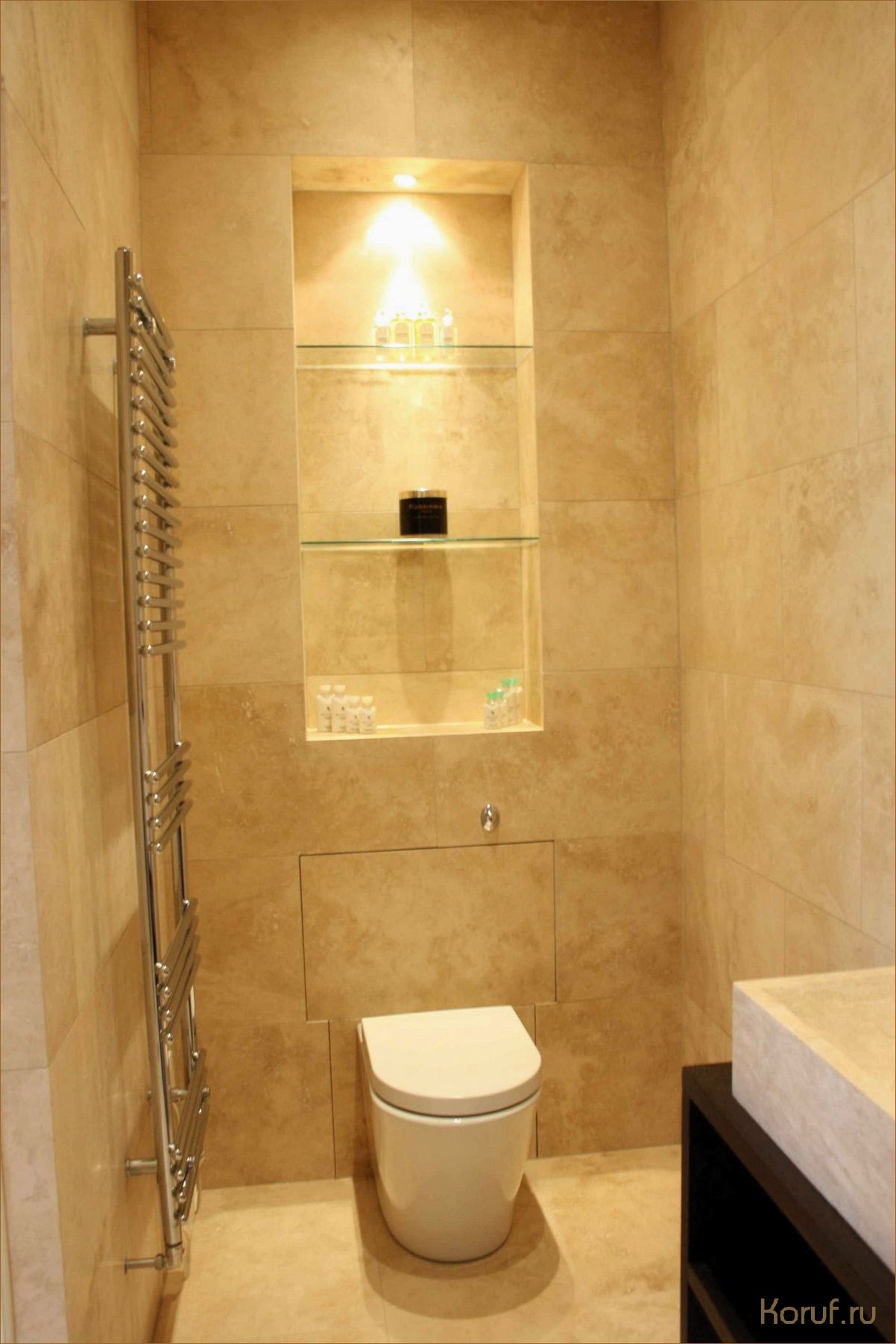 Как создать стильный и функциональный дизайн туалета с использованием полок: советы и идеи